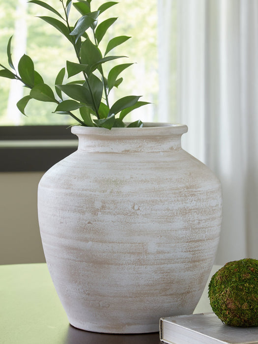 Meadie Vase - AJ's Home Furniture (Macon, GA)